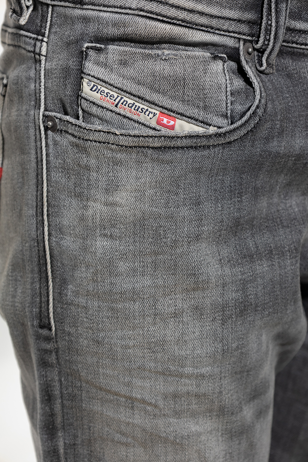 Diesel ‘1979 SLEENKER L.32’ jeans