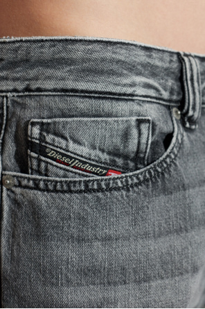 Diesel ‘1980 D-EEPER’ jeans