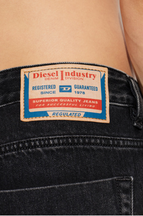 Diesel Jeans `1980 D-EEPER`