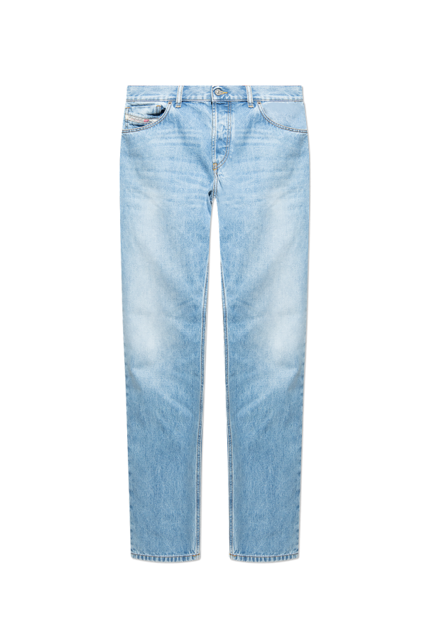 ‘D-SARK L.30’ slim-fit jeans od Diesel