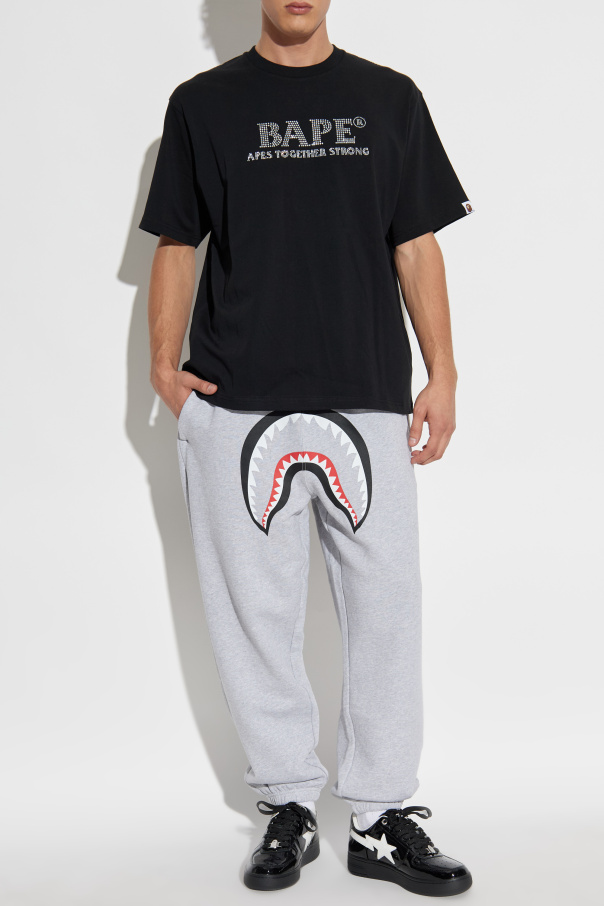 A BATHING APE® Trousers with print