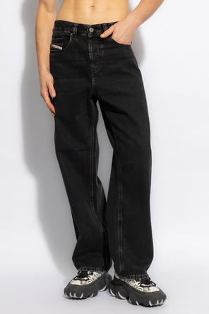 Diesel ‘2001 D-MACRO L.30’ jeans