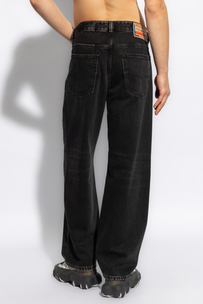 Diesel ‘2001 D-MACRO L.30’ jeans