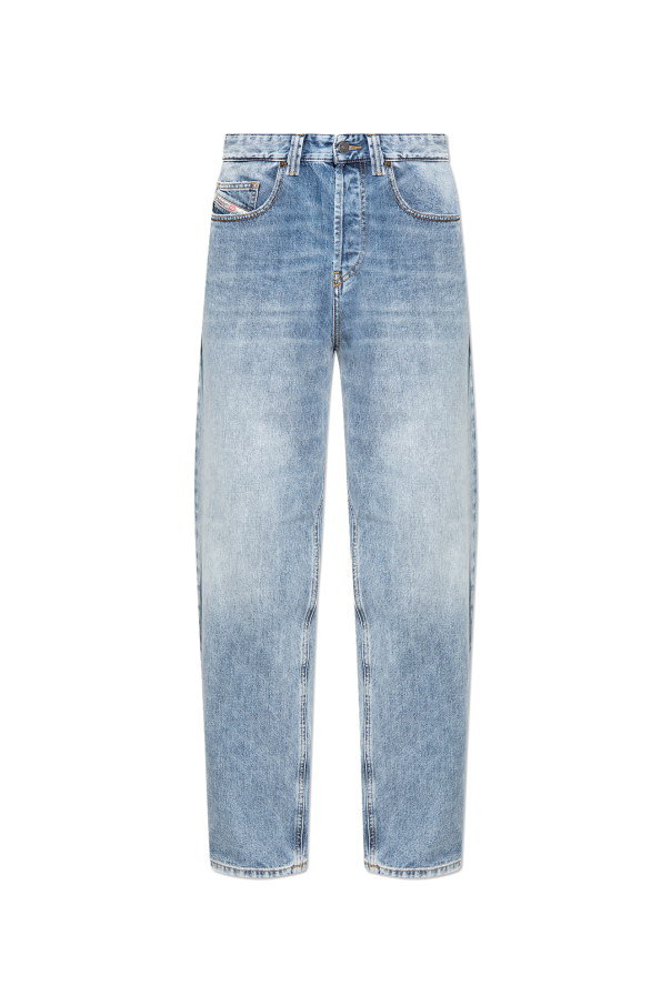 ‘2001 D-MACRO L.32’ loose-fit jeans od Diesel