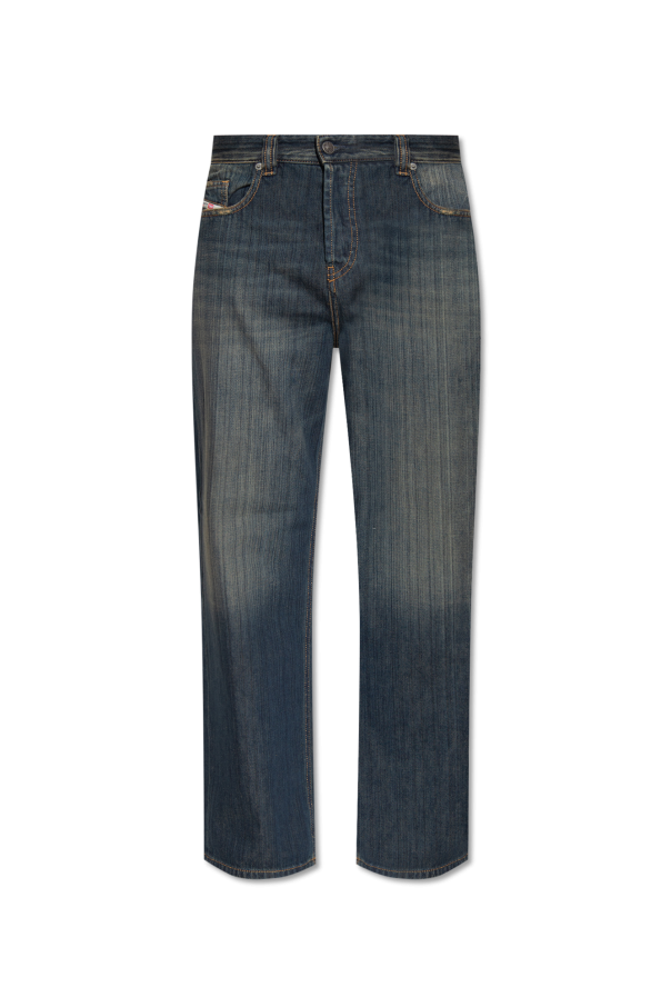 ‘2001 D-MACRO L.30’ loose-fitting jeans od Diesel