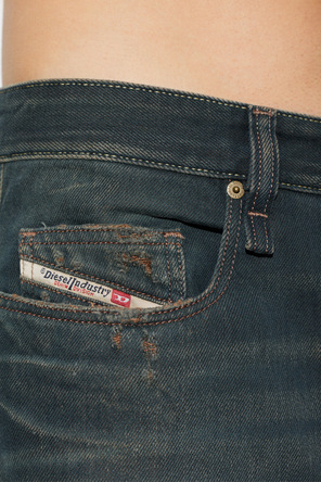 Diesel ‘2001 D-MACRO-U’ jeans