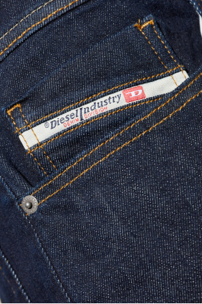 Diesel Jeansy `2023 D-FINITIVE`
