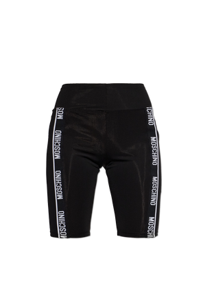 Kurze Shorts mit dem Schriftzug „Active“