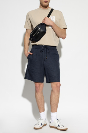 Shorts with an appliqué on the pocket od Iceberg