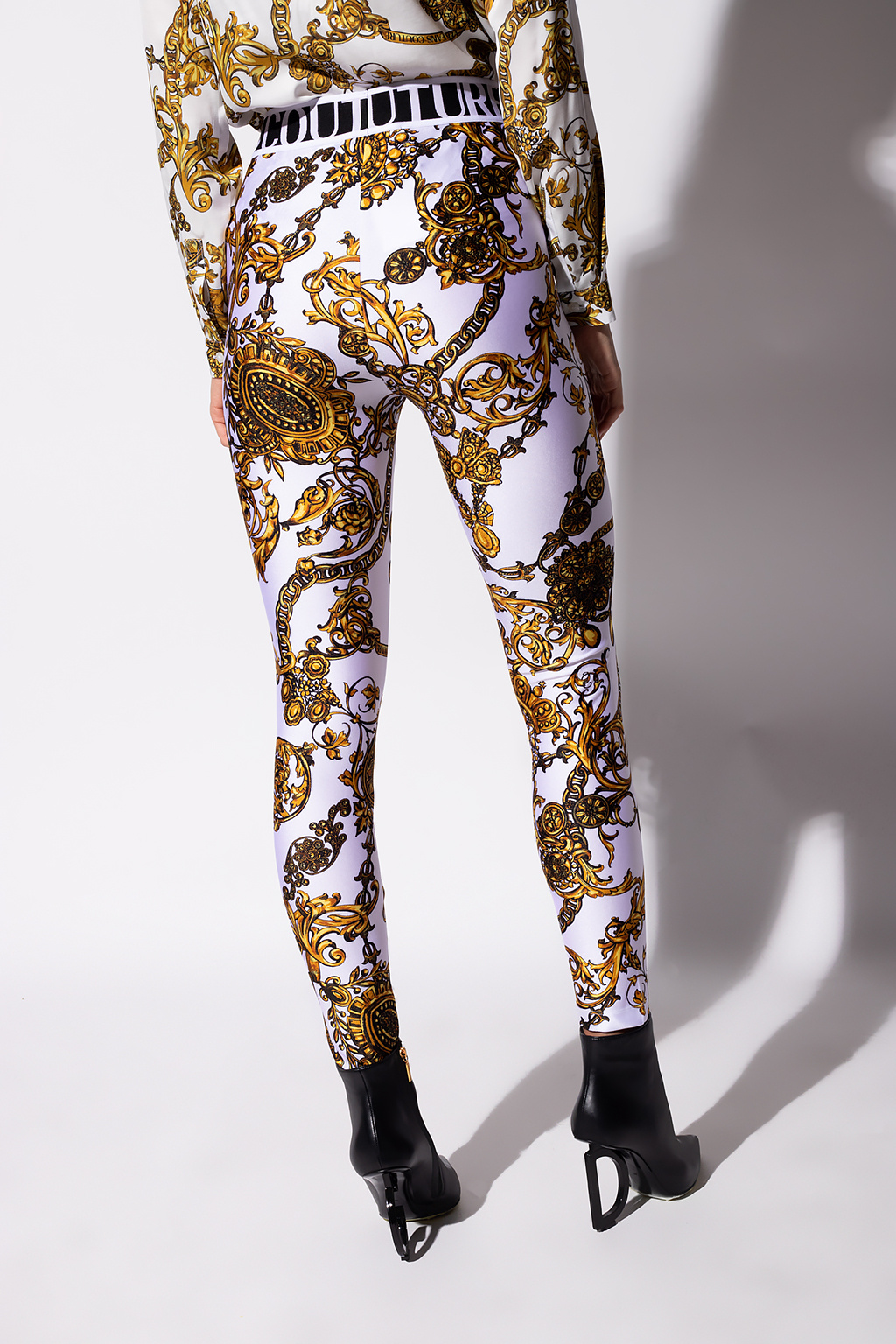 Karierte Shorts aus Strick - White Leggings with logo Versace