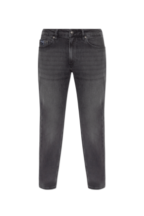 Jeans with tapered legs