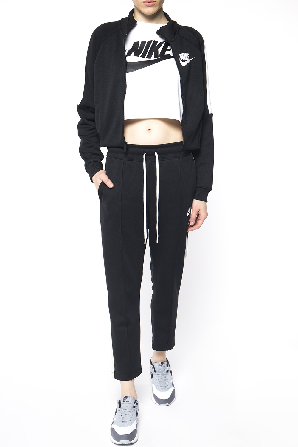 nike sweatpants with white stripe