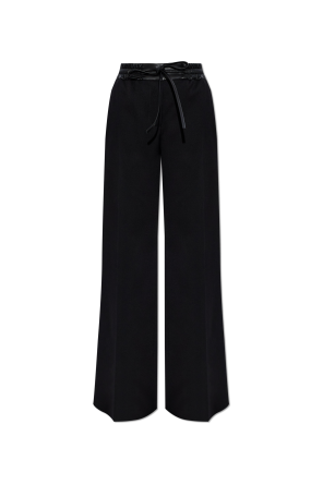Wollhosen mit Ledergürtel
