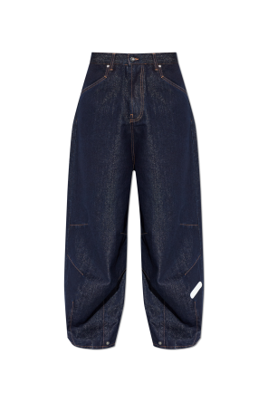 Loose-fit jeans