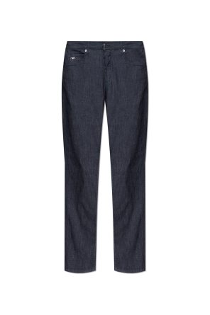 Jeansy ze zwężanymi nogawkami