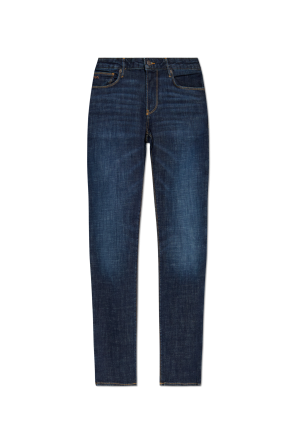 Jeansy `J06` typu `slim fit`