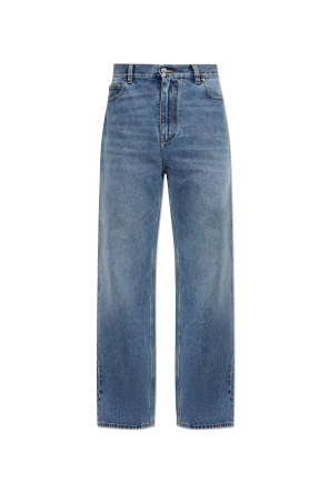 "Relaxes" jeans