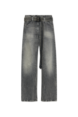Jeans mit Gürtel