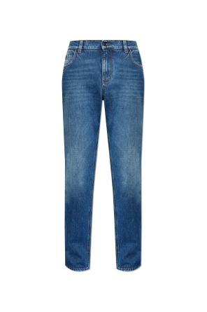 Jeansy typu `Regular`