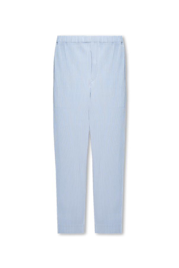 Pleated trousers od The quiet luxury aesthetic is still going strong