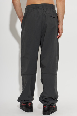 Nike Hosen mit weiten Beinen