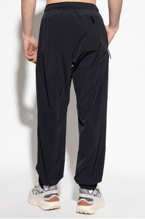 Moncler Hose mit Logo-Patch