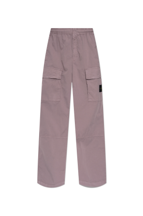 Pantalones tipo ‘Cargo’ con parche de logo