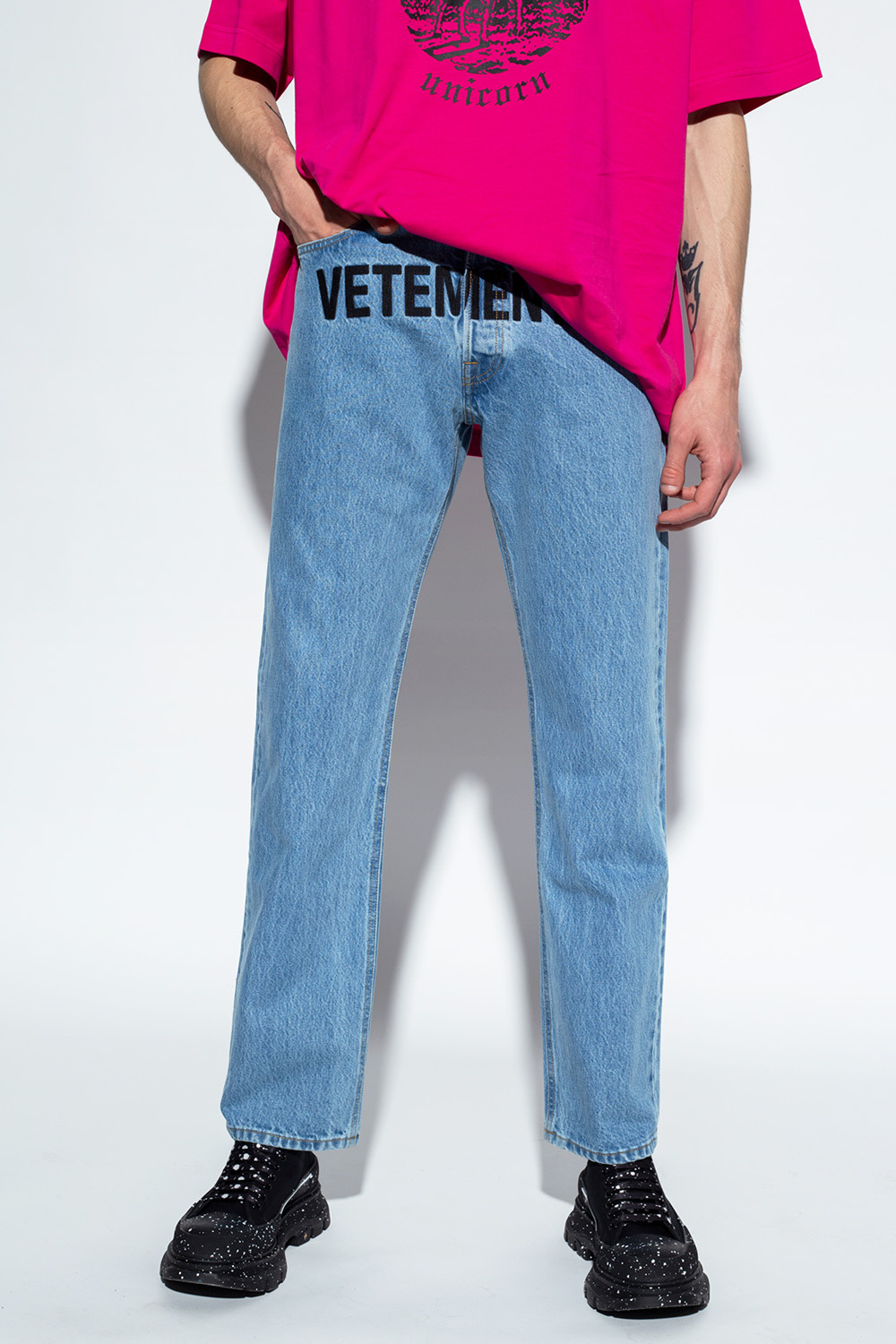 VETEMENTS Jeans with logo