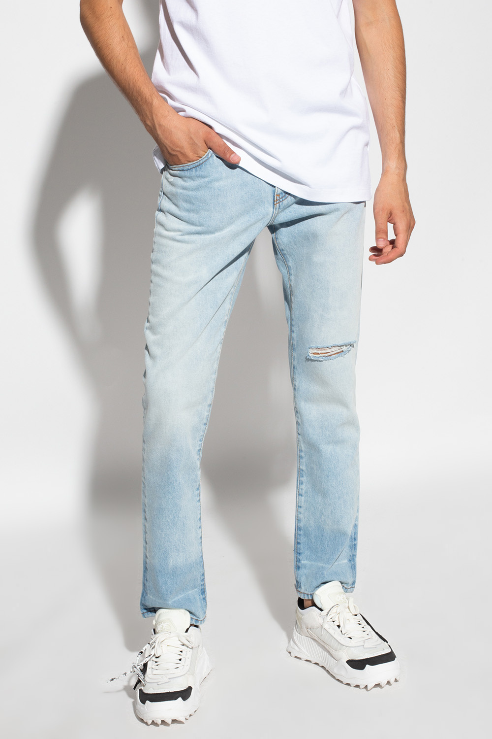 Off-White Distressed jeans