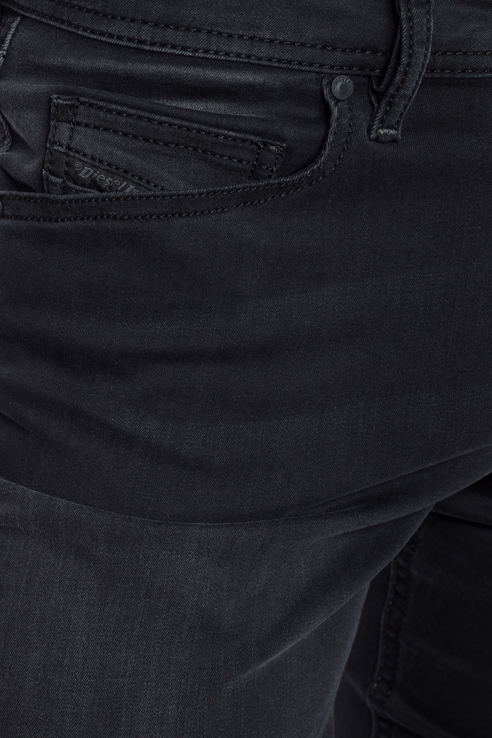 diesel stickker black