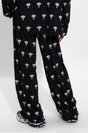 VETEMENTS Patterned trousers