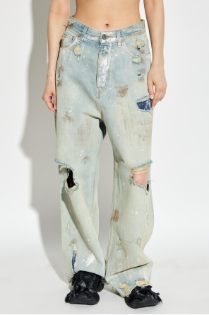 VETEMENTS Jeans with a distressed effect