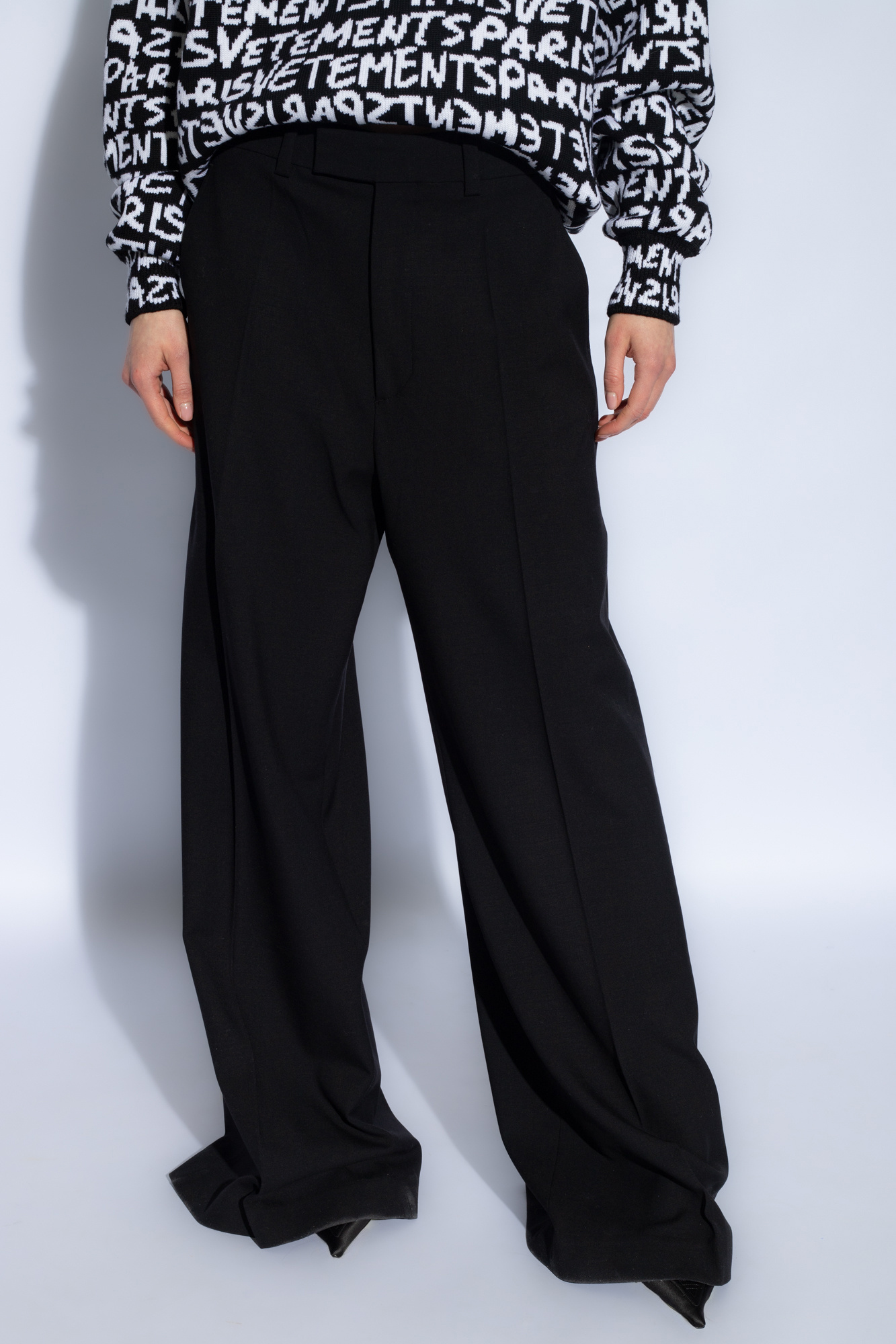 VETEMENTS Wool pleat-front trousers