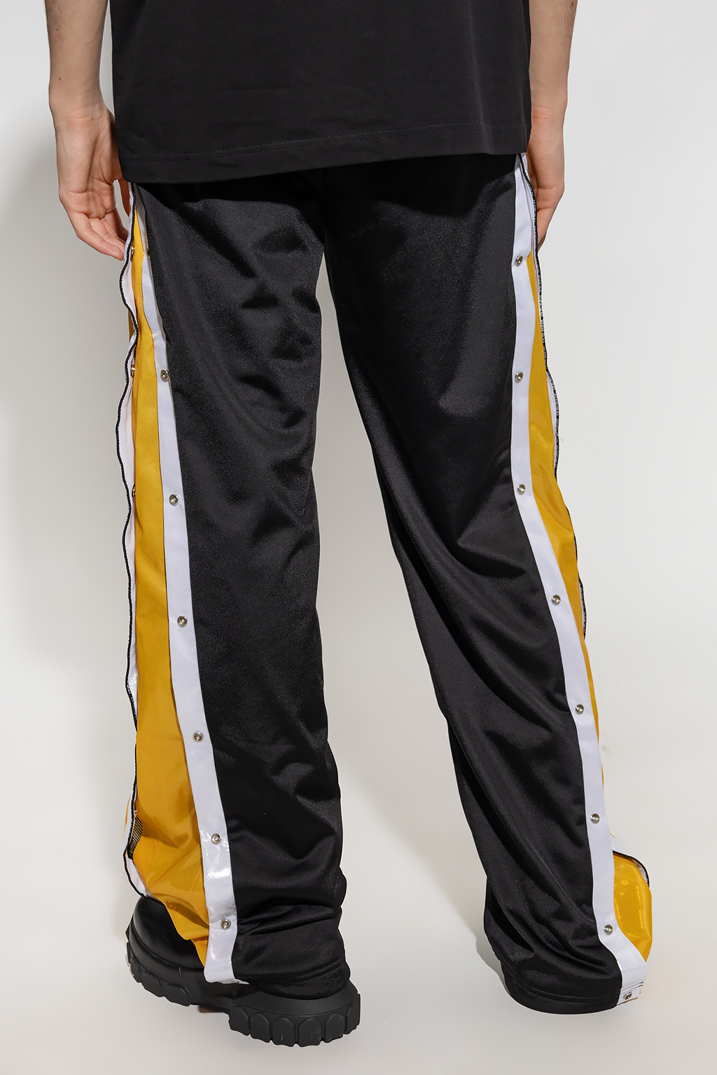 VTMNTS Trousers with side stripes