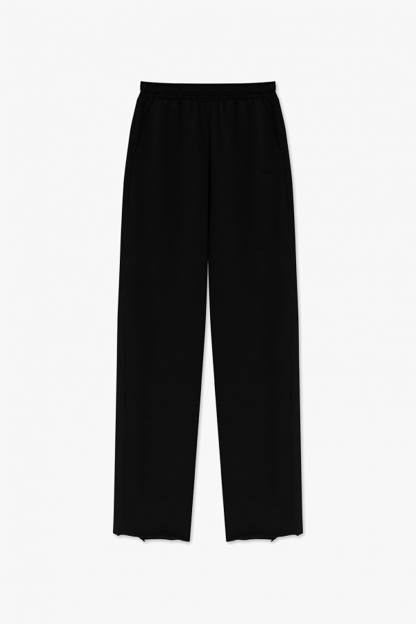 VETEMENTS Go for a trek all equipped in ® Crop Cargo Pants