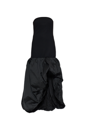 Vestido asimétrico con hombros descubiertos