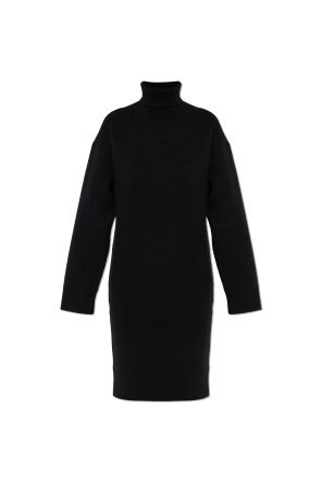 Vestido con cuello alto