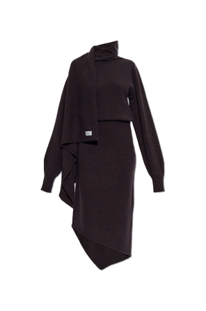 Wool dress with a pleat