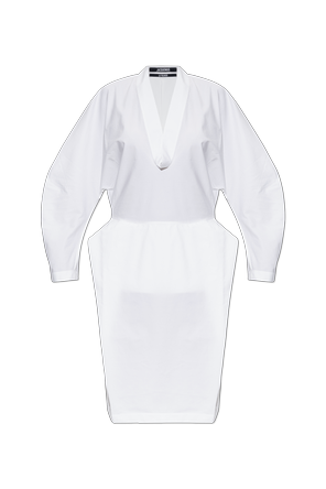 Vestido solto com mangas arredondadas