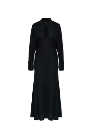 Seidenkleid mit Logo-Aufnäher