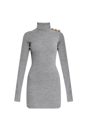 Vestido con cuello alto