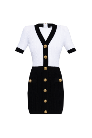 Vestido con aplicaciones decorativas