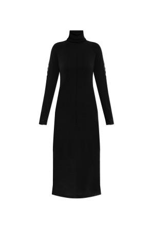 Vestido con cuello alto