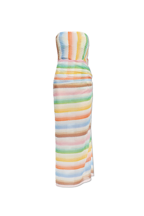 Vestido de ombros descobertos