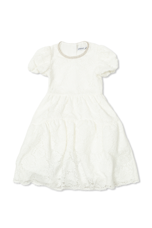 Vestido de encaje con aplicaciones brillantes en el escote