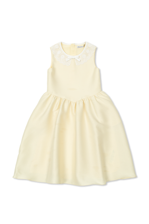 Vestido con cuello de encaje