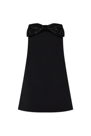 Vestido con hombros descubiertos