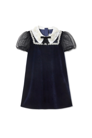 Vestido de terciopelo con cuello decorativo