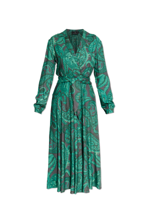 Vestido con cinturón en la cintura