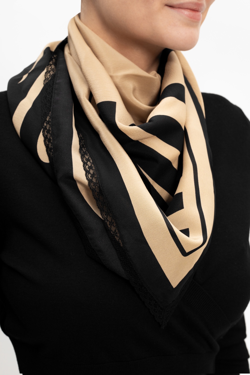 Black Printed silk scarf Moschino - Vitkac Spain